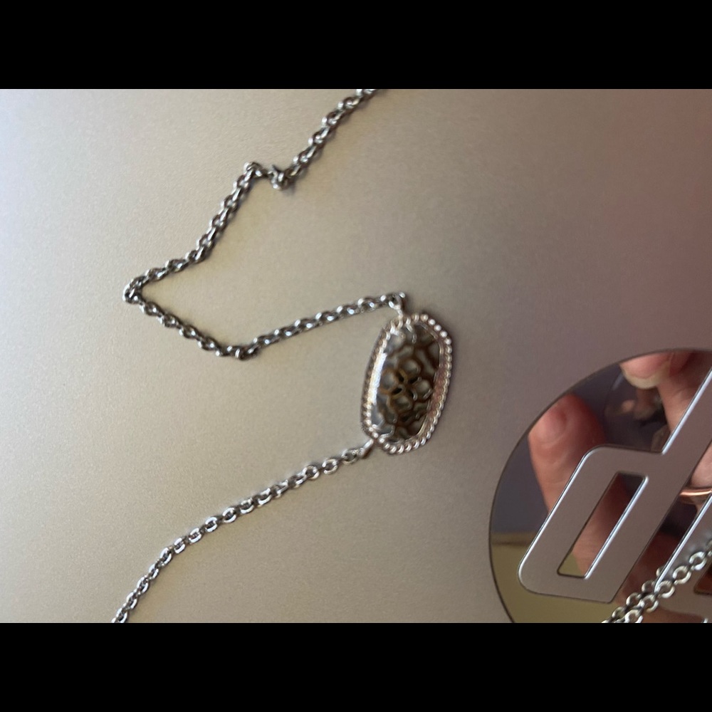 Kendra Scott necklace